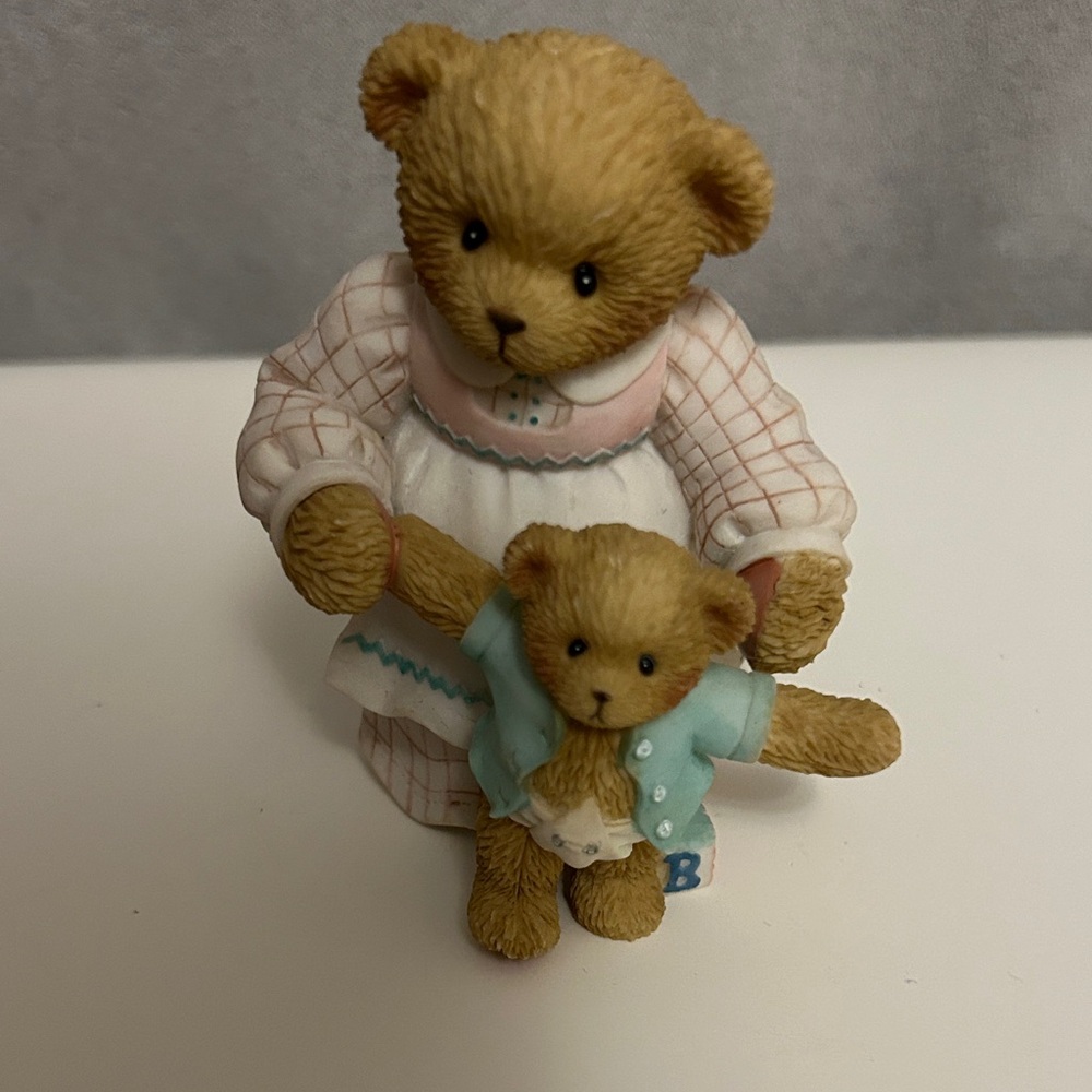 New 2002 cherished teddies Adorable Brown Teddy Bear Figurine Set